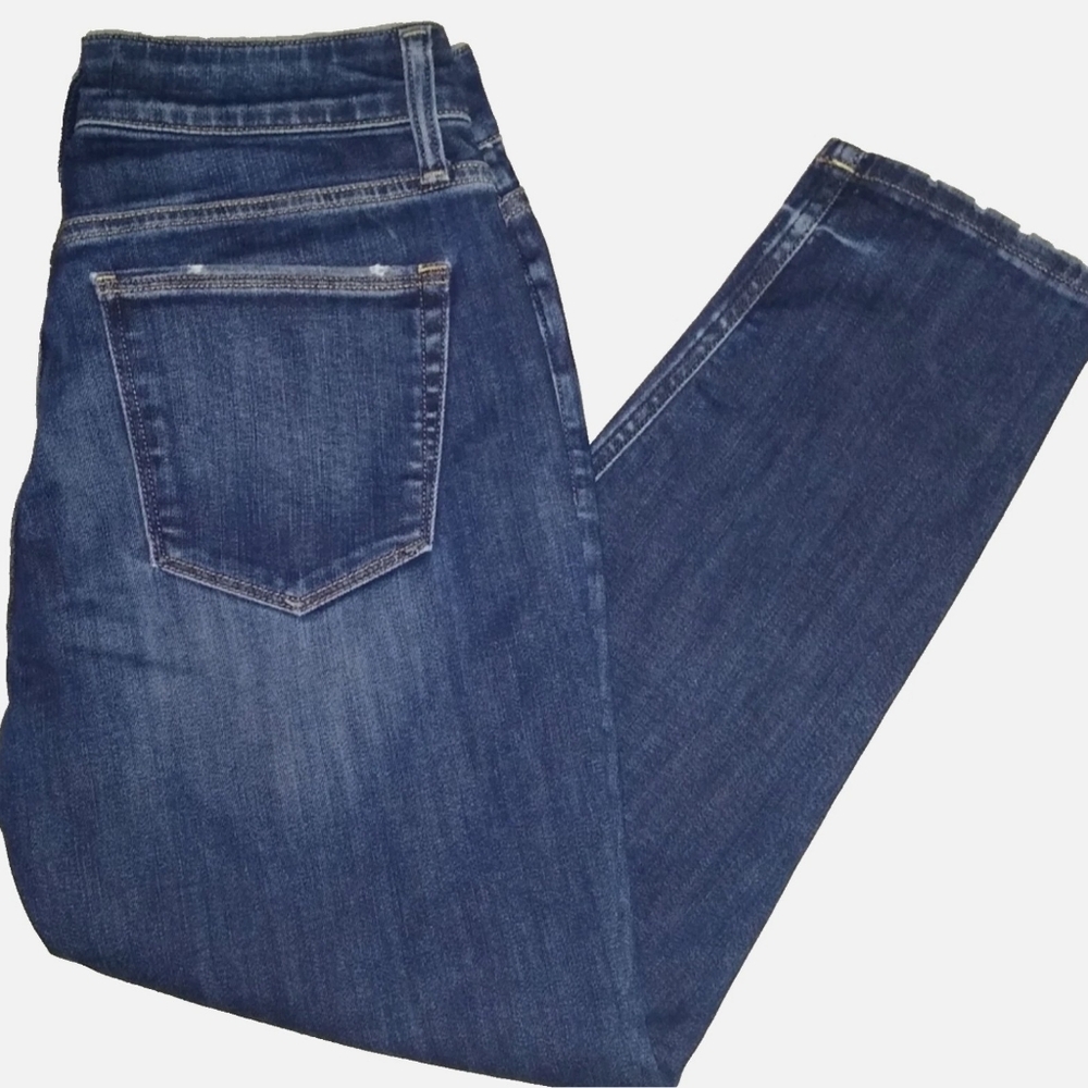 SILVER  CROPPED BLUE JEANS WOMEN'S SIZE 6